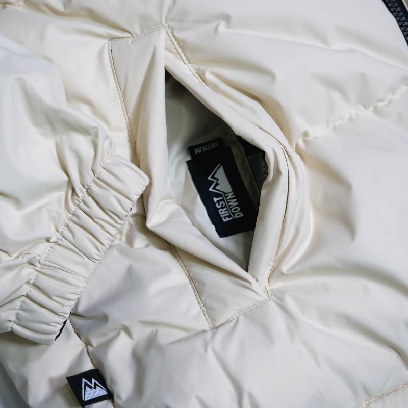 FIRST DOWN BUBBLE DOWN JKT MICROFT® OFF WHITE / ファーストダウン